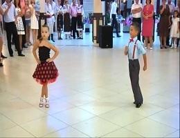 APROPO TV: Mister and misses MOLDOVA