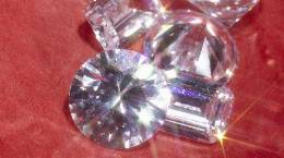 Un diamant vechi de 400 de ani, scos la licitație pentru 4 milioane de dolari
