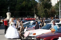 Moldovenii fac nunţi cu contractul prenupţial la mână