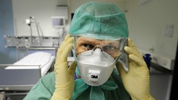 Bărbat MORT în Polonia din cauza infecţiei cu virus A H1N1 sau GRIPA PORCINĂ. Alţi 10, DIAGNOSTICAŢI