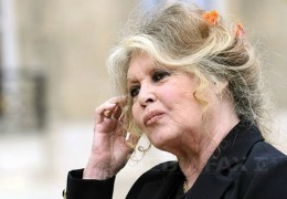 Brigitte Bardot ameninţă că va cere la rândul ei cetăţenia rusă