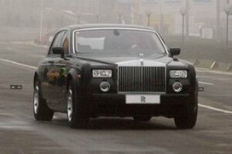 Maşina Rolls-Royce a lui Freddie Mercury va fi scoasă la licitaţie sâmbătă
