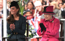 Kate Middleton a primit cel mai neaşteptat cadou de la Regina de ziua ei. Gestul care a uimit-o