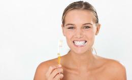 Stomatologie: Igiena orală te scapă de carie şi de durerea de dinţi