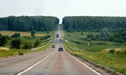 Trei moldoveni, un bărbat și două tinere, se ocupau cu prostituția pe o autostradă din Rusia