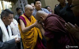 Dalai Lama: Succesorul meu ar putea fi o femeie, atâta timp cât este drăguță