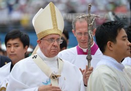 Papa Francisc denunţă “cancerul disperării” în societăţile prospere