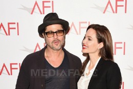 Angelina Jolie l-a „ameninţat” pe Brad Pitt cu internarea într-o clinică de dezalcoolizare