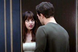 „Cincizeci de umbre ale lui Grey” a debutat pe primul loc în box office-ul nord-american. Ce filme urmează în top – VIDEO