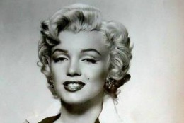 Asta e PRIMA POZĂ pe care i-a făcut-o cineva lui Marilyn Monroe! Avea 19 ani și NU era BLONDĂ!