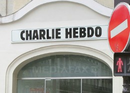 Charlie Hebdo a depăşit pragul de 200.000 de abonaţi