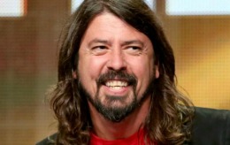 Solistul Foo Fighters a oprit concertul pentru a îndeplini dorinţa unui copil orb // VIDEO
