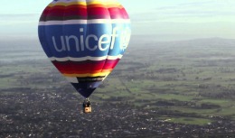 Un balon cu aer cald ajunge astăzi în Moldova pentru a „Zbura sus pentru copii”