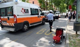 O moldoveancă şi fetiţa ei de 18 luni, grav accidentate în Italia; Au fost lovite pe trecerea de pietoni