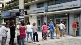 Grecia: Bursa şi băncile rămân închise până luni