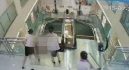 Tragedie la mall! O femeie a murit „înghiţită” de scările rulante // VIDEO