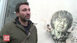 Artistul care pictează pisici și vagabonzi – Tribut pentru Charlie Hebdo