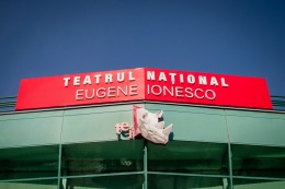 Premieră la Teatrul Naţional „Eugene Ionesco”!