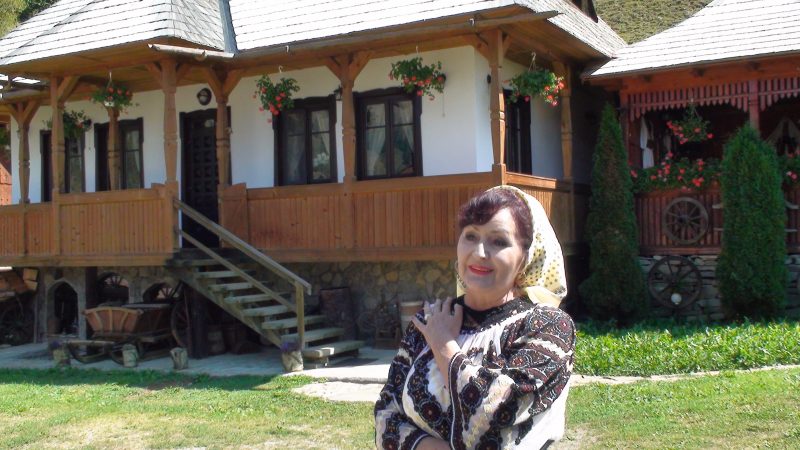 Olga Ciolacu la filmari in Bucovina