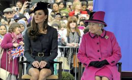 Kate Middleton, lecții de dans la bară. Regina e furioasă!