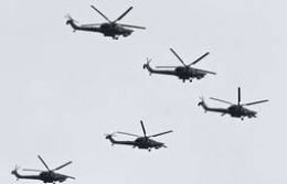 Imagini INCREDIBILE! Un elicopter rus s-a prăbușit în fața a mii de oameni // VIDEO