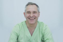 Transplantologul basarabean Vlad Braşoveanu a făcut istorie în medicina românească